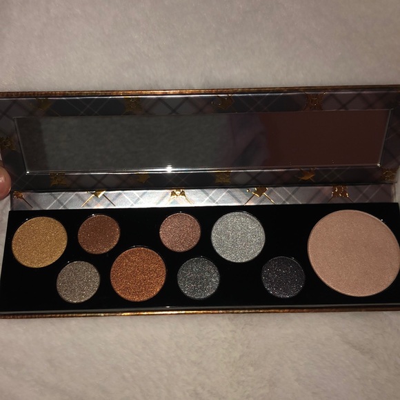 MAC ‘Qween Supreme’ Eyeshadow Pallette - Picture 2 of 2